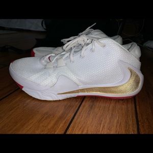 Nike Zoom Freak 1 Roses White Gold basketball